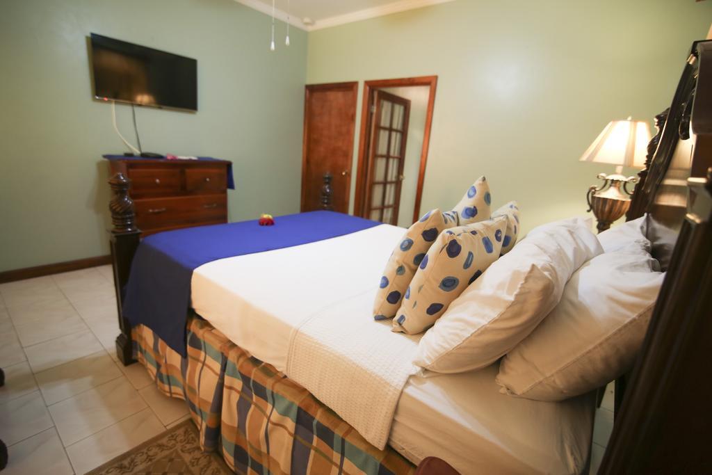 Rayon Hotel Негрил Экстерьер фото