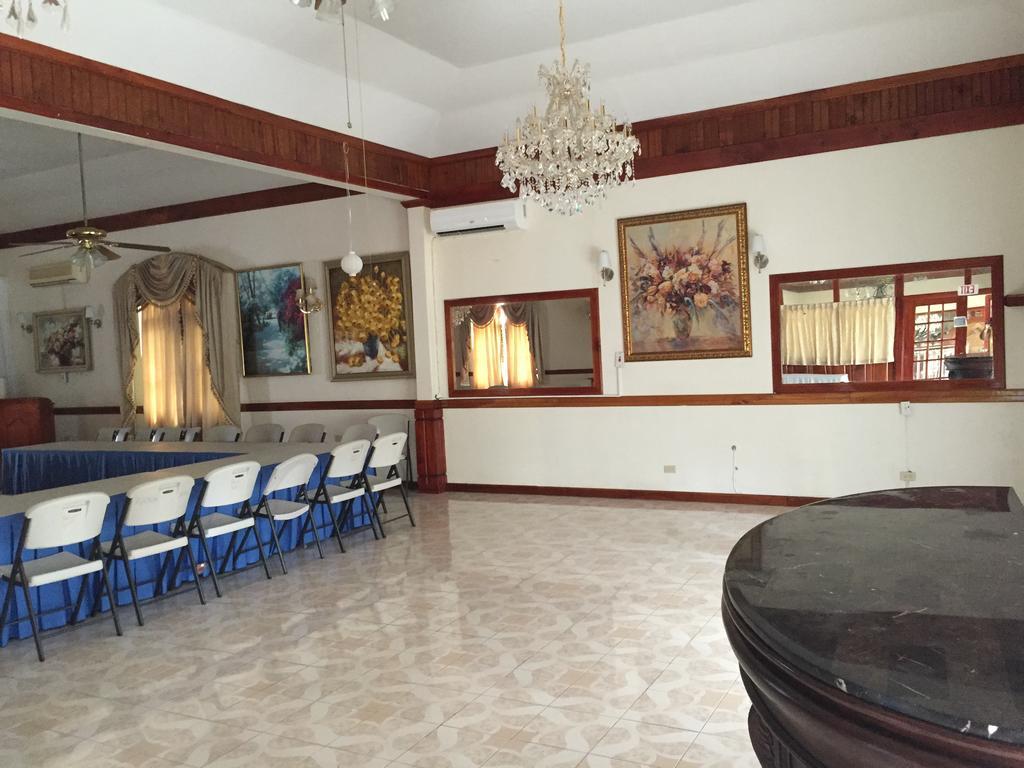 Rayon Hotel Негрил Экстерьер фото